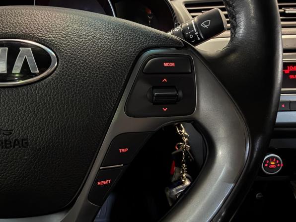 Kia Rio III Рестайлинг с пробегом 2015 года, цена 849 000 рублей, 140000 км, седан, Автокод Объявления
