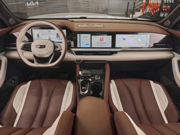 Geely Monjaro I с пробегом 2023 года, цена 3 049 000 рублей, 51400 км, внедорожник, Автокод Объявления