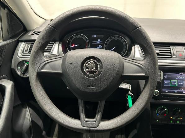 Skoda Rapid I Рестайлинг с пробегом 2018 года, цена 849 000 рублей, 74804 км, лифтбек, Автокод Объявления
