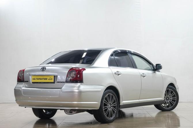 Toyota Avensis II Рестайлинг с пробегом 2006 года, цена 619 000 рублей, 330000 км, седан, Автокод Объявления