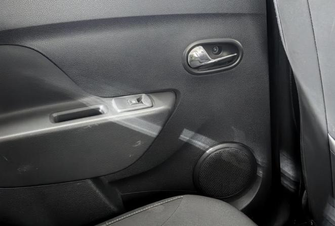 Renault Sandero II с пробегом 2015 года, цена 935 000 рублей, 91780 км, хэтчбек, Автокод Объявления