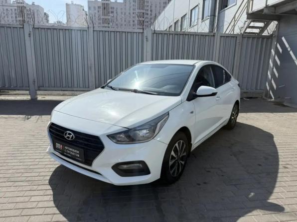 Hyundai Solaris II с пробегом 2017 года, цена 899 000 рублей, 187014 км, седан, Автокод Объявления