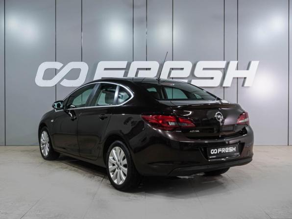 Opel Astra J Рестайлинг с пробегом 2014 года, цена 999 000 рублей, 131287 км, седан, Автокод Объявления