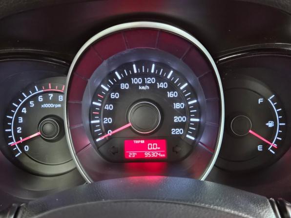 Kia Rio III Рестайлинг с пробегом 2016 года, цена 999 000 рублей, 95178 км, хэтчбек, Автокод Объявления