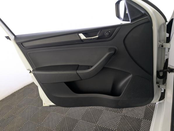 Skoda Rapid I Рестайлинг с пробегом 2019 года, цена 885 000 рублей, 165852 км, лифтбек, Автокод Объявления