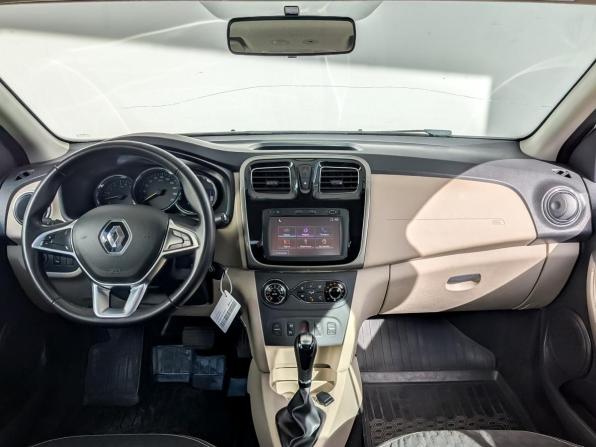 Renault Logan II с пробегом 2018 года, цена 899 000 рублей, 96981 км, седан, Автокод Объявления