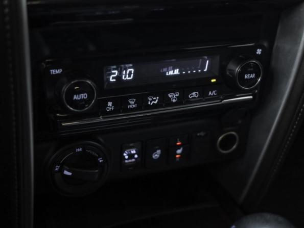 Toyota Fortuner II с пробегом 2019 года, цена 3 299 000 рублей, 191956 км, внедорожник, Автокод Объявления