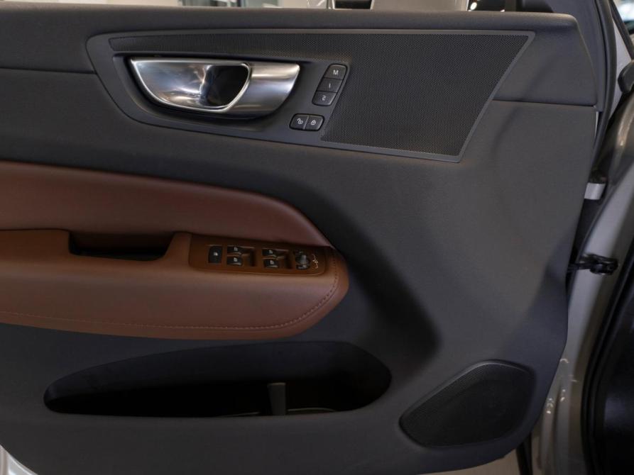 Volvo XC60 II Рестайлинг Москва  - изображение 15