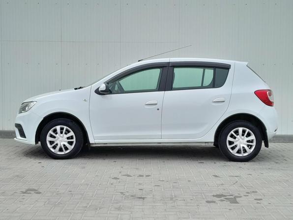 Renault Sandero II Рестайлинг с пробегом 2020 года, цена 1 099 000 рублей, 71000 км, хэтчбек, Автокод Объявления