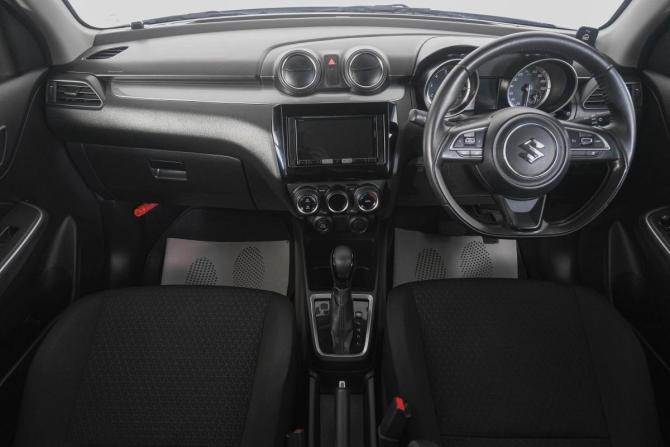 Suzuki Swift V с пробегом 2019 года, цена 1 039 000 рублей, 96000 км, хэтчбек, Автокод Объявления