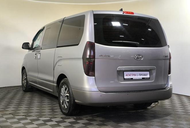 Hyundai H-1 II Рестайлинг 2 с пробегом 2018 года, цена 2 550 000 рублей, 200529 км, минивэн, Автокод Объявления