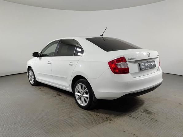 Skoda Rapid I с пробегом 2015 года, цена 848 000 рублей, 214000 км, лифтбек, Автокод Объявления