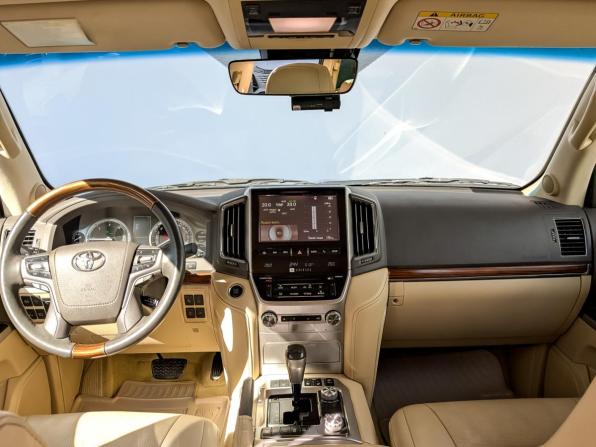 Toyota Land Cruiser 200 Series Рестайлинг 2 с пробегом 2016 года, цена 5 800 000 рублей, 140313 км, внедорожник, Автокод Объявления