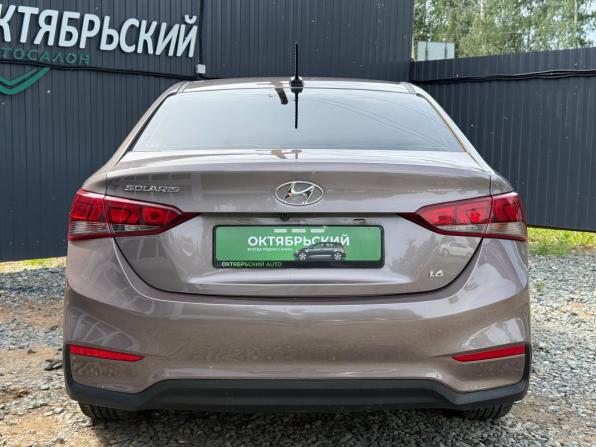 Hyundai Solaris II с пробегом 2018 года, цена 1 399 000 рублей, 136050 км, седан, Автокод Объявления