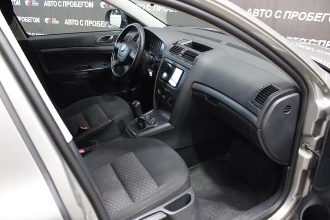 Skoda Octavia II (A5) Рестайлинг с пробегом 2012 года, цена 498 000 рублей, 233795 км, лифтбек, Автокод Объявления