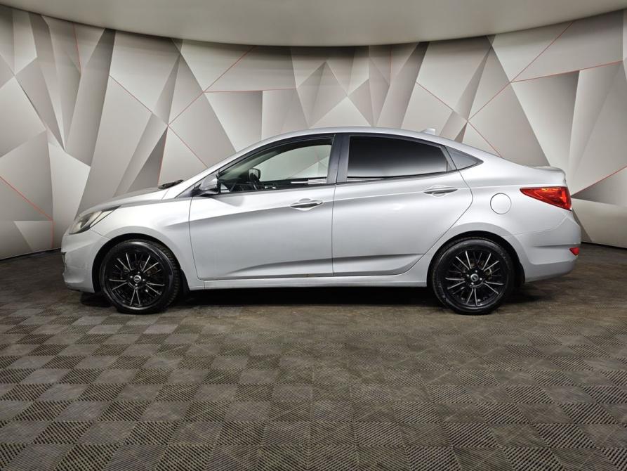 Hyundai Solaris I Москва  - изображение 5