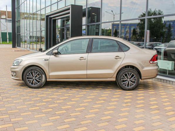 Volkswagen Polo V Рестайлинг с пробегом 2016 года, цена 927 000 рублей, 89700 км, седан, Автокод Объявления