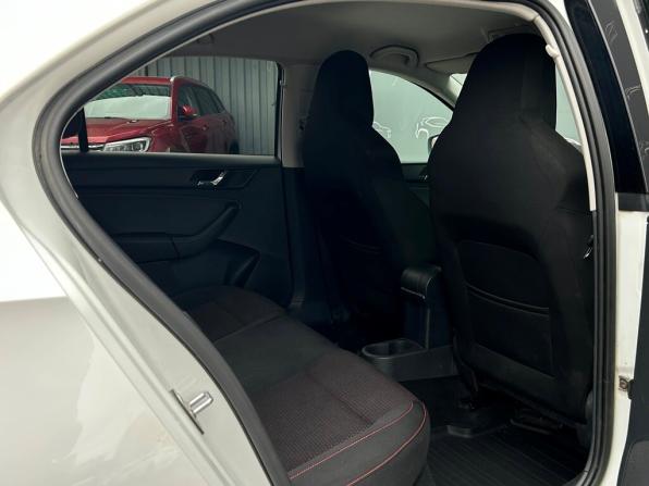 Skoda Rapid I с пробегом 2015 года, цена 896 300 рублей, 164933 км, лифтбек, Автокод Объявления