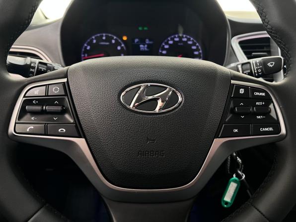 Hyundai Solaris II Рестайлинг с пробегом 2021 года, цена 1 550 000 рублей, 94677 км, седан, Автокод Объявления