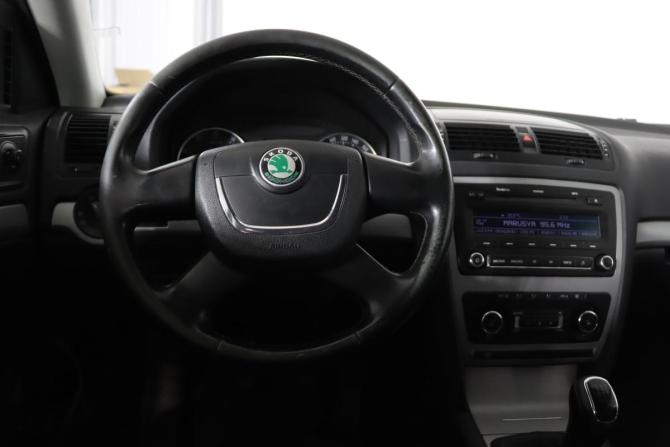 Skoda Octavia II (A5) Рестайлинг с пробегом 2013 года, цена 779 990 рублей, 194077 км, лифтбек, Автокод Объявления