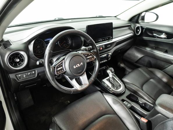 Kia K3 II Рестайлинг с пробегом 2022 года, цена 2 350 000 рублей, 51444 км, седан, Автокод Объявления