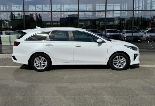 Kia Ceed III с пробегом 2021 года, цена 2 060 000 рублей, 61321 км, универсал, Автокод Объявления