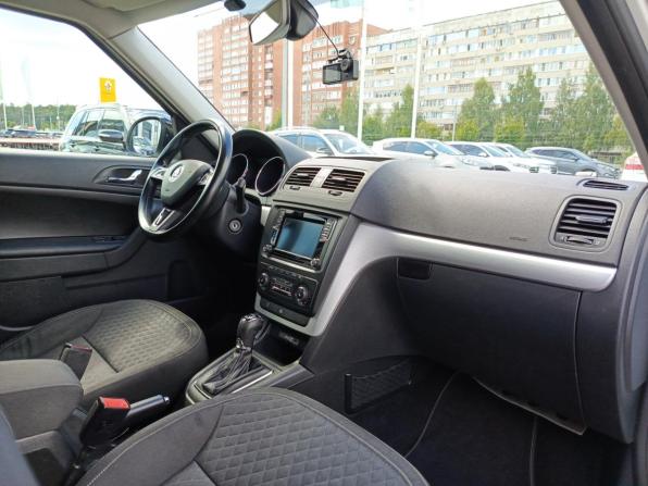 Skoda Yeti I Рестайлинг с пробегом 2017 года, цена 1 370 000 рублей, 209468 км, внедорожник, Автокод Объявления