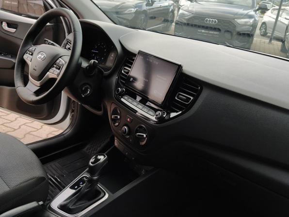 Hyundai Solaris II Рестайлинг с пробегом 2021 года, цена 1 299 000 рублей, 108995 км, седан, Автокод Объявления