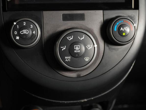 Kia Soul I с пробегом 2010 года, цена 659 000 рублей, 243824 км, хэтчбек, Автокод Объявления