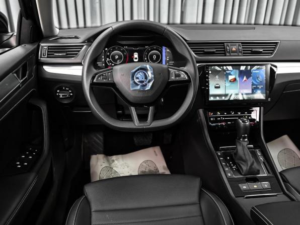 Skoda Superb III Рестайлинг с пробегом 2025 года, цена 3 599 000 рублей, 44 км, лифтбек, Автокод Объявления