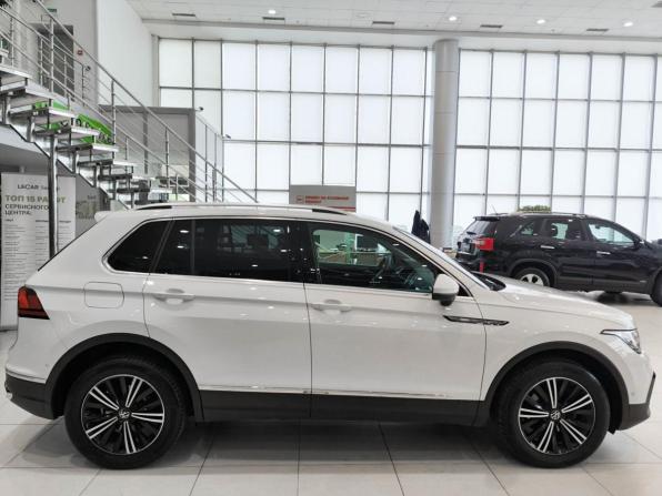 Volkswagen Tiguan II Рестайлинг с пробегом 2021 года, цена 3 950 000 рублей, 33708 км, внедорожник, Автокод Объявления