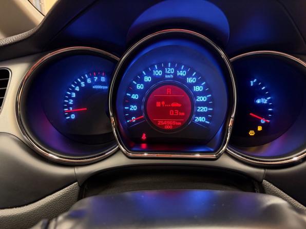 Kia Ceed II с пробегом 2013 года, цена 949 000 рублей, 255000 км, универсал, Автокод Объявления