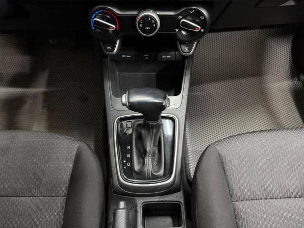 Kia Rio IV Рестайлинг с пробегом 2021 года, цена 1 430 000 рублей, 143612 км, седан, Автокод Объявления