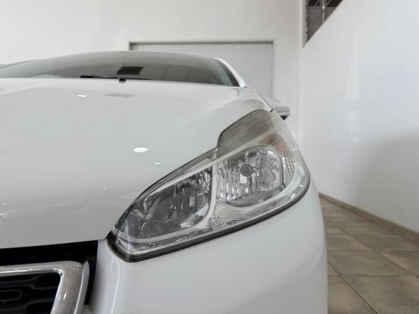 Peugeot 208 I с пробегом 2013 года, цена 800 000 рублей, 135000 км, хэтчбек, Автокод Объявления