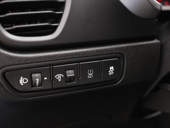 Kia Rio IV Рестайлинг с пробегом 2020 года, цена 1 789 000 рублей, 64830 км, седан, Автокод Объявления
