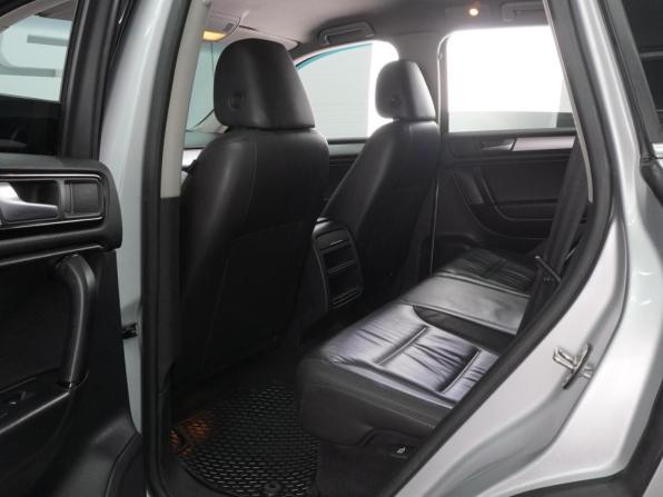 Volkswagen Touareg II с пробегом 2013 года, цена 1 799 000 рублей, 262394 км, внедорожник, Автокод Объявления