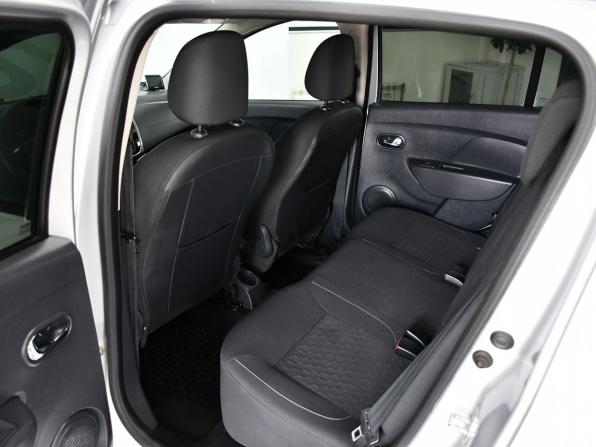 Renault Sandero II с пробегом 2015 года, цена 967 000 рублей, 94623 км, хэтчбек, Автокод Объявления