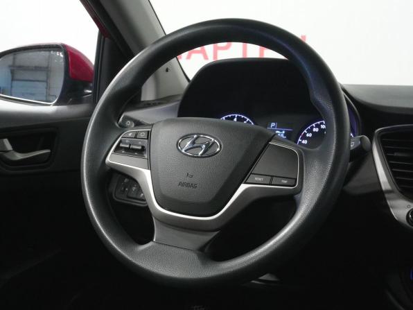 Hyundai Solaris II с пробегом 2017 года, цена 1 289 000 рублей, 90236 км, седан, Автокод Объявления
