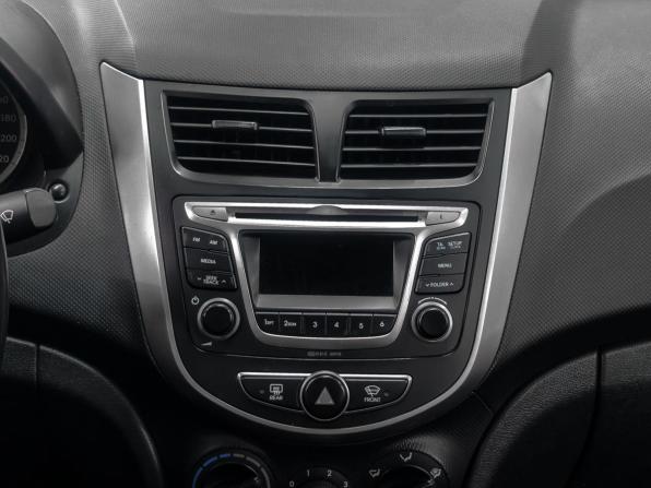 Hyundai Solaris I Рестайлинг с пробегом 2015 года, цена 879 900 рублей, 225307 км, седан, Автокод Объявления