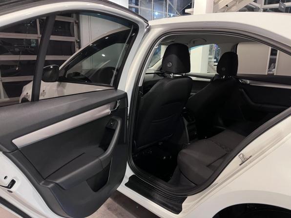 Skoda Octavia III (A7) Рестайлинг с пробегом 2019 года, цена 1 800 000 рублей, 114117 км, лифтбек, Автокод Объявления