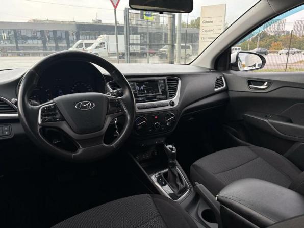 Hyundai Solaris II с пробегом 2018 года, цена 1 350 000 рублей, 128422 км, седан, Автокод Объявления