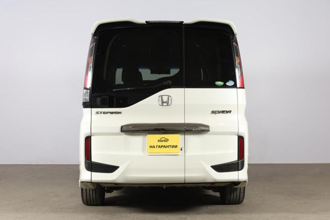 Honda Stepwgn V с пробегом 2015 года, цена 1 799 000 рублей, 140595 км, минивэн, Автокод Объявления