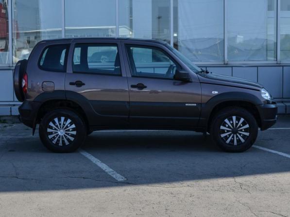 Chevrolet Niva I Рестайлинг с пробегом 2017 года, цена 559 000 рублей, 137236 км, внедорожник, Автокод Объявления