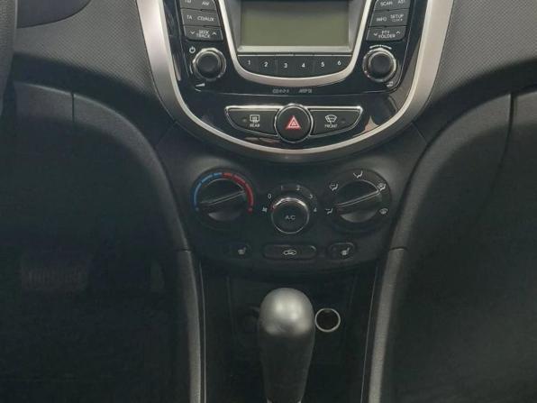 Hyundai Solaris I с пробегом 2013 года, цена 880 000 рублей, 103950 км, седан, Автокод Объявления