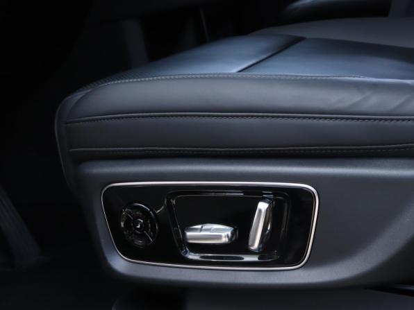 Li Auto (Lixiang) L9 I Рестайлинг с пробегом 2024 года, цена 6 335 000 рублей, 59110 км, внедорожник, Автокод Объявления