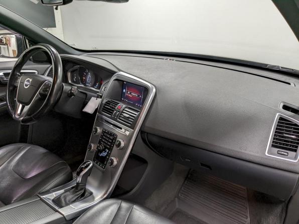 Volvo XC60 I Рестайлинг с пробегом 2017 года, цена 2 690 000 рублей, 143780 км, внедорожник, Автокод Объявления