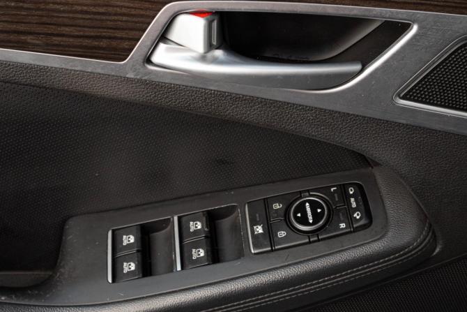 Hyundai Genesis II с пробегом 2014 года, цена 1 669 000 рублей, 147200 км, седан, Автокод Объявления