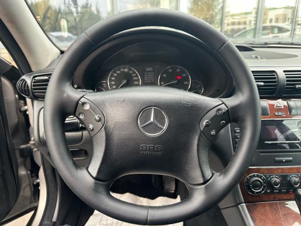 Mercedes-Benz C-Класс II (W203) Рестайлинг с пробегом 2006 года, цена 549 000 рублей, 335184 км, седан, Автокод Объявления