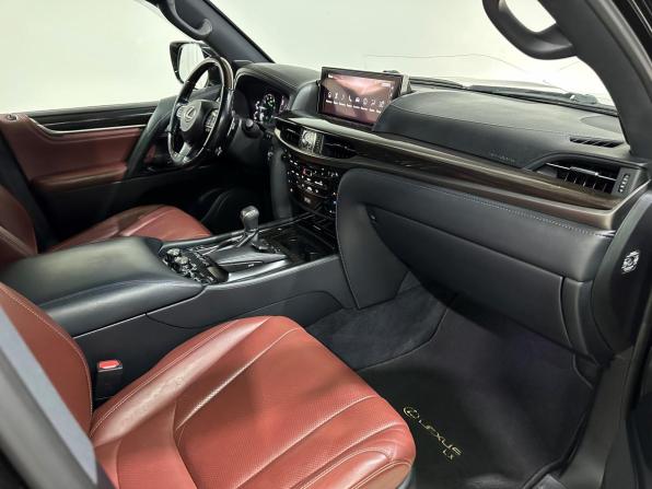 Lexus LX III Рестайлинг 2 с пробегом 2016 года, цена 6 700 000 рублей, 171491 км, внедорожник, Автокод Объявления