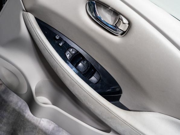 Nissan Leaf I (ZE0/AZE0) с пробегом 2011 года, цена 825 000 рублей, 119555 км, хэтчбек, Автокод Объявления